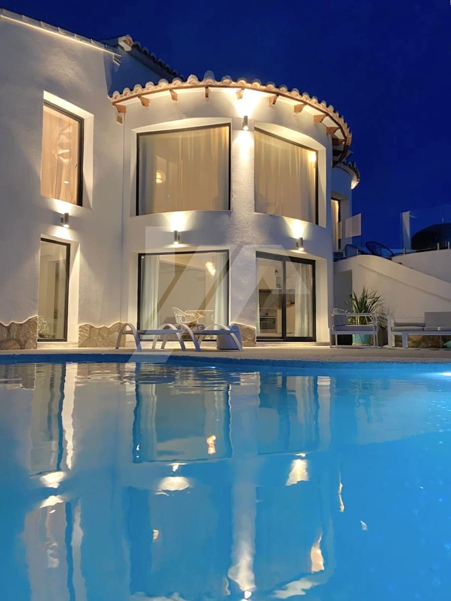 3 bedroom Villa for sale in Cumbre del Sol with pool garage - € 1,090,000 (Ref: 8948218)