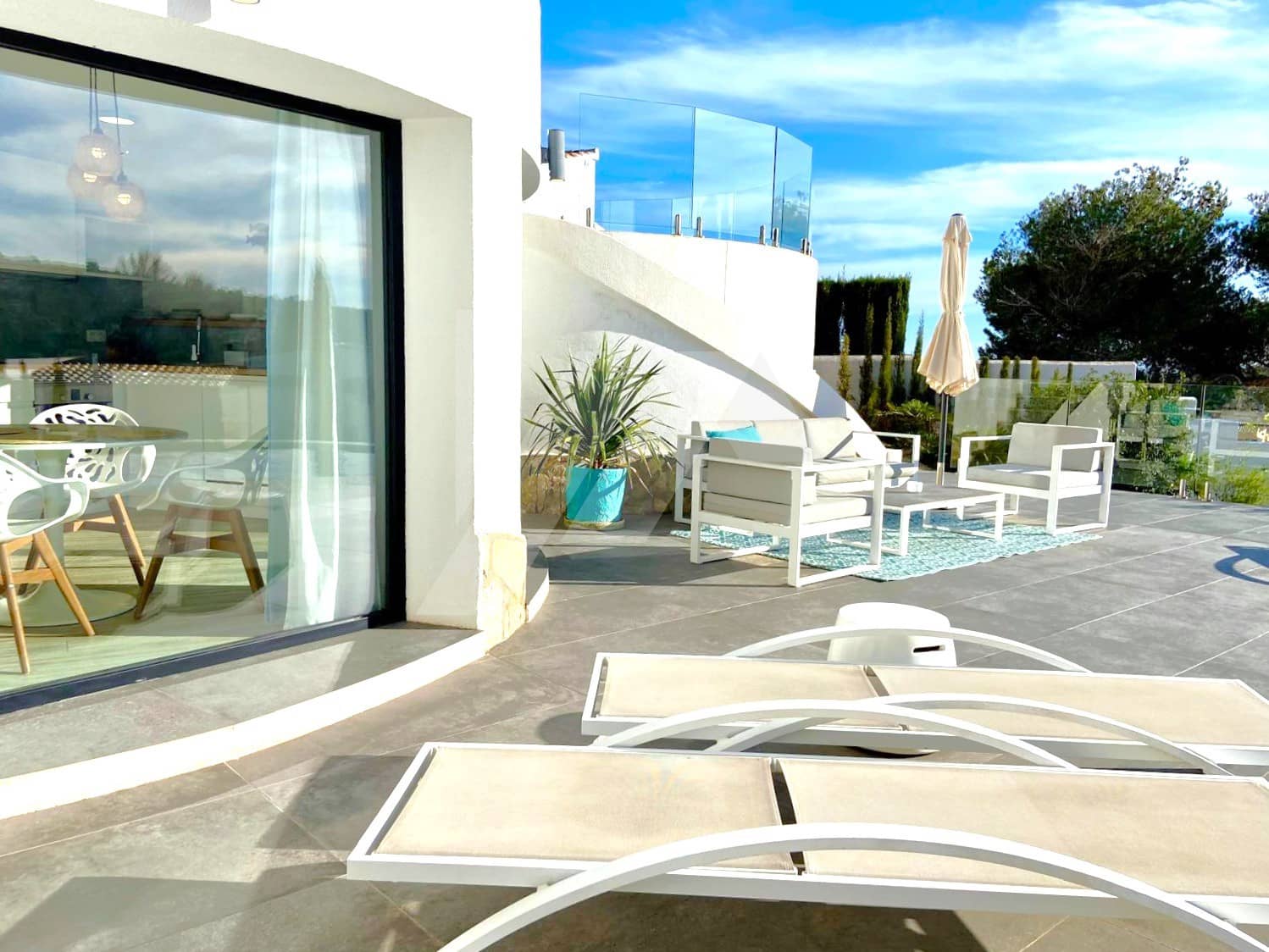 3 bedroom Villa for sale in Cumbre del Sol with pool garage - € 1,090,000 (Ref: 8948218)
