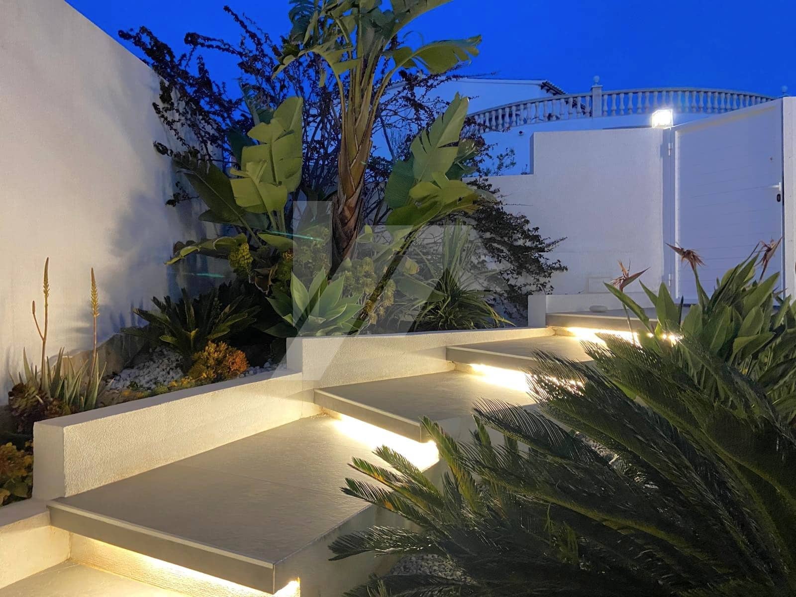 3 bedroom Villa for sale in Cumbre del Sol with pool garage - € 1,090,000 (Ref: 8948218)