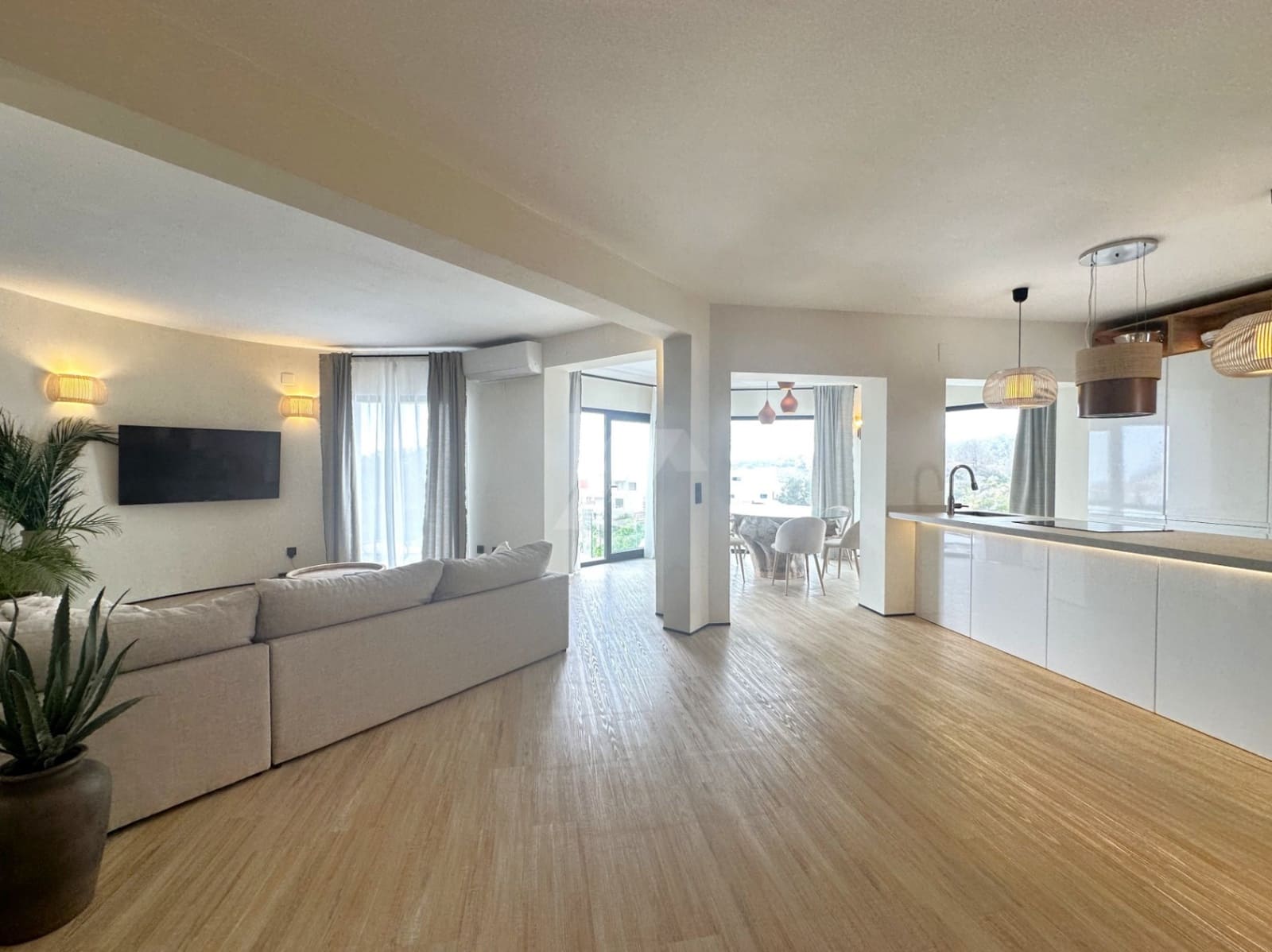 3 bedroom Villa for sale in Cumbre del Sol with pool garage - € 1,090,000 (Ref: 8948218)