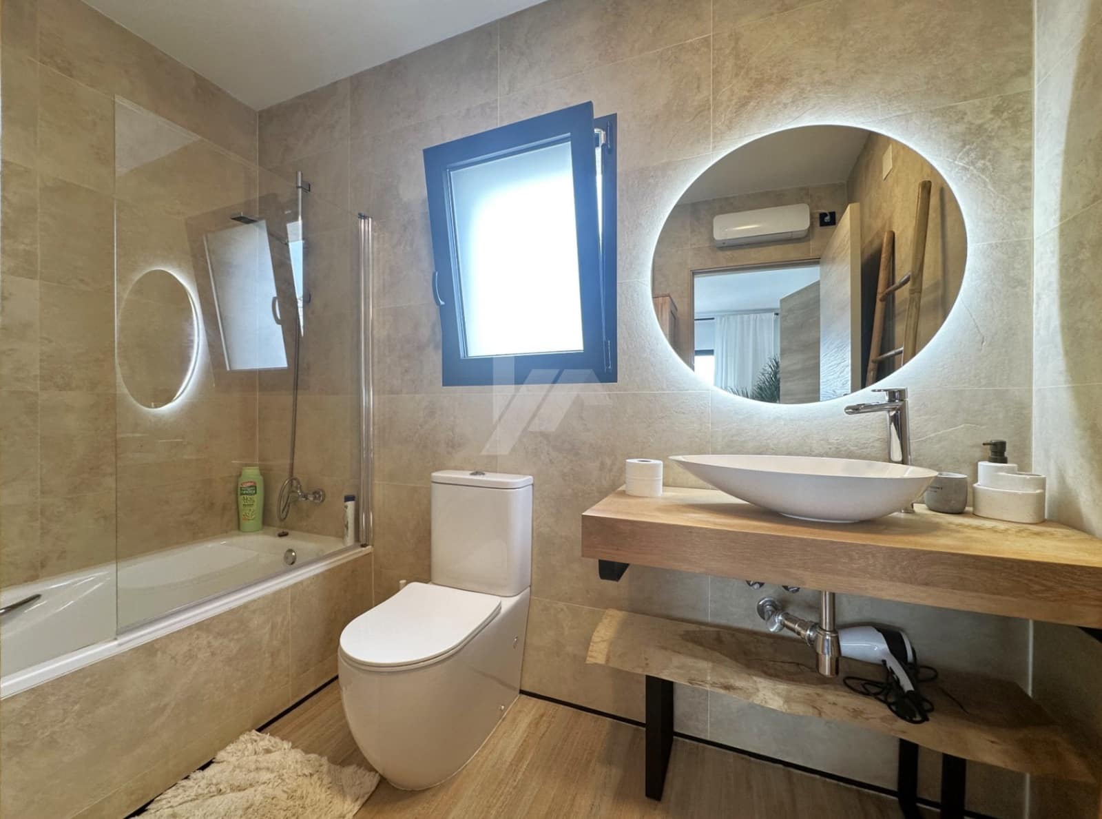 3 bedroom Villa for sale in Cumbre del Sol with pool garage - € 1,090,000 (Ref: 8948218)