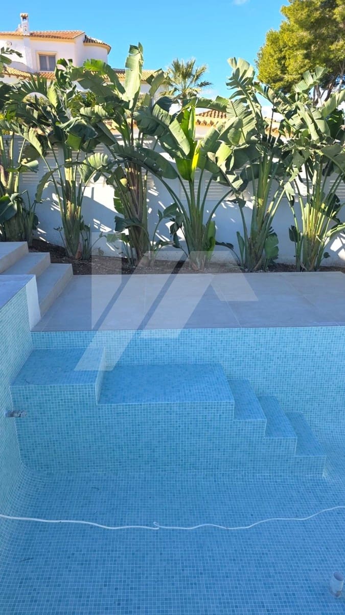 4 soverom Villa til salgs i Calpe / Calp med svømmebasseng garasje - € 1 575 000 (Ref: 8997724)