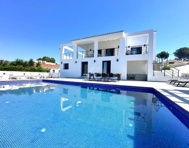4 soveværelse Villa til salg i Benissa med swimmingpool garage - € 1.299.000 (Ref: 9030425)