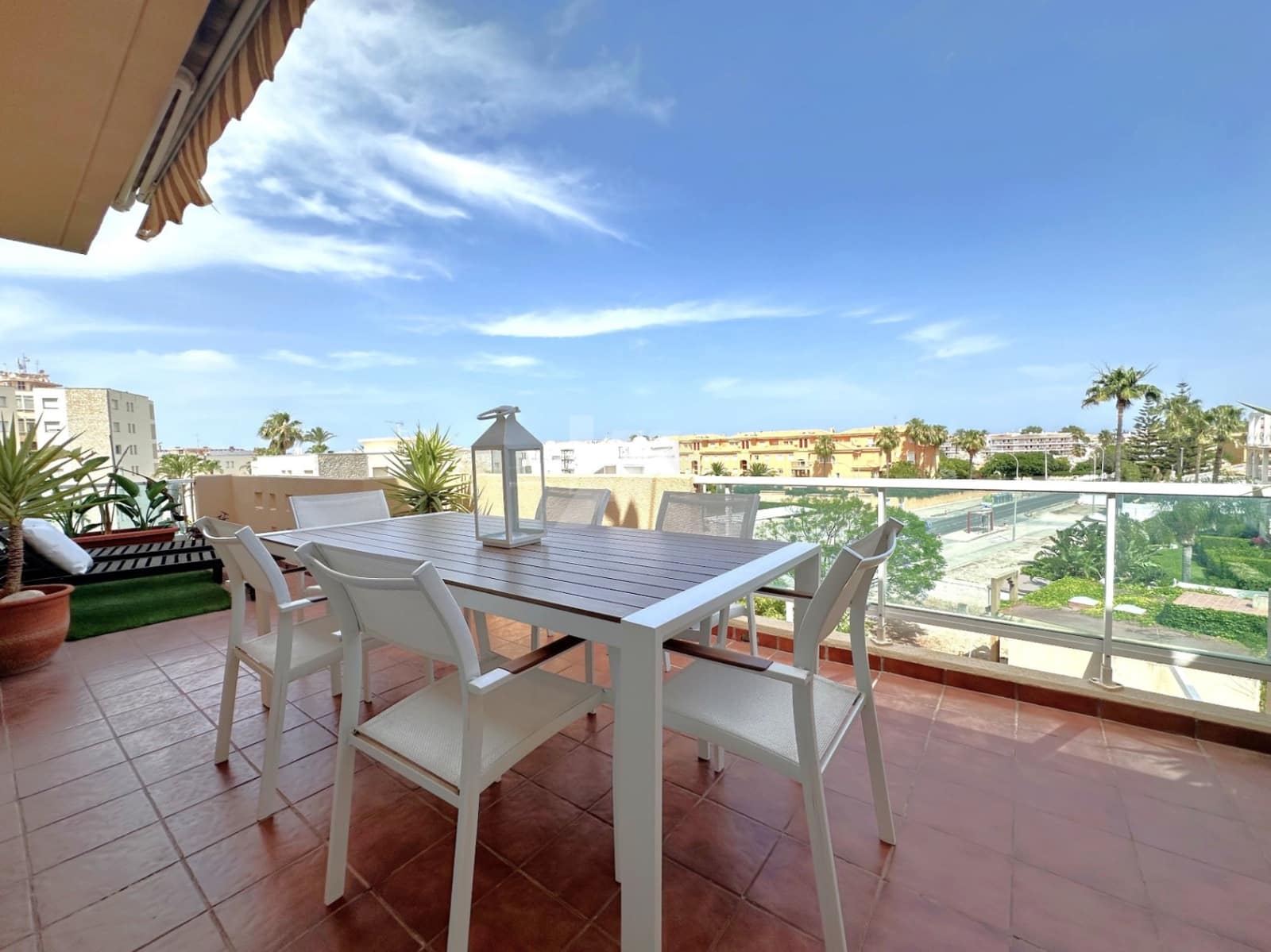 3 soveværelse Lejlighed til salg i Denia med swimmingpool garage - € 384.000 (Ref: 9050143)