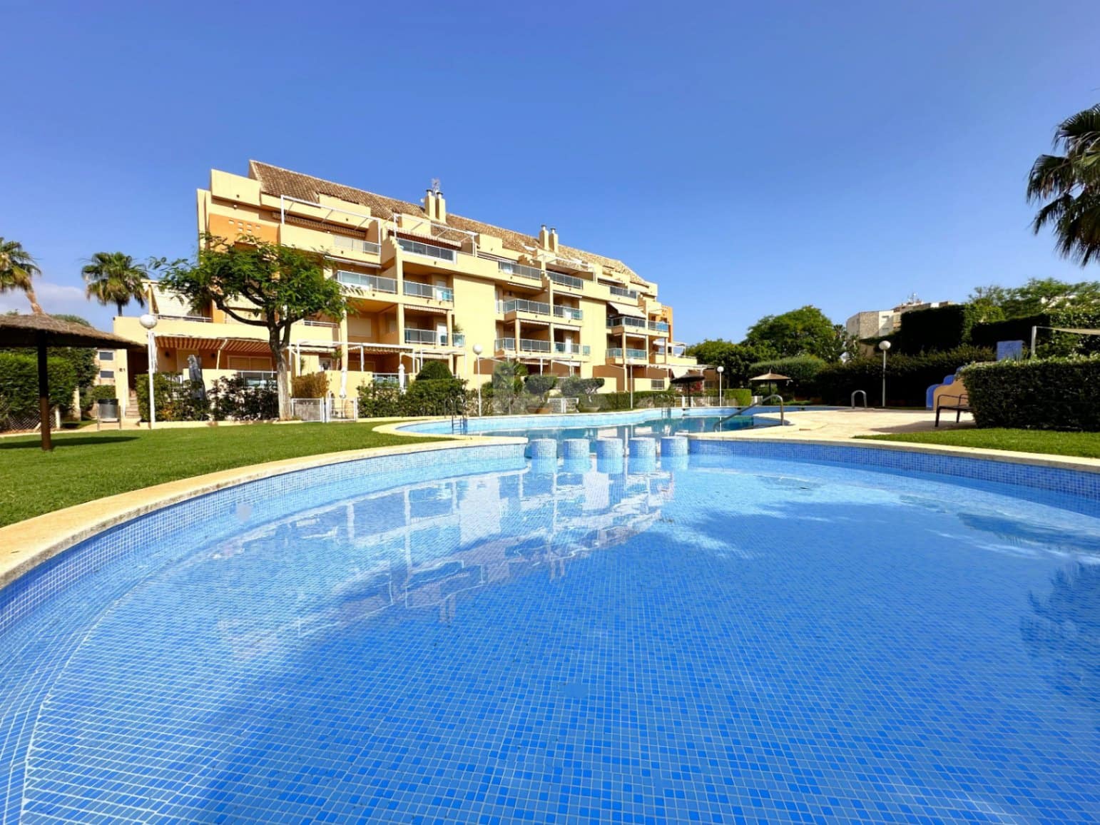 3 soveværelse Lejlighed til salg i Denia med swimmingpool garage - € 384.000 (Ref: 9050143)