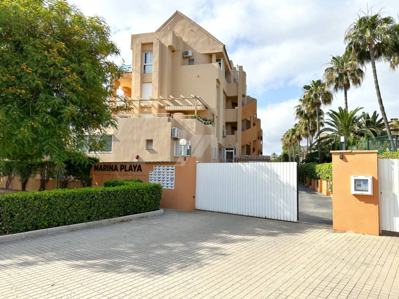 3 soveværelse Lejlighed til salg i Denia med swimmingpool garage - € 384.000 (Ref: 9050143)