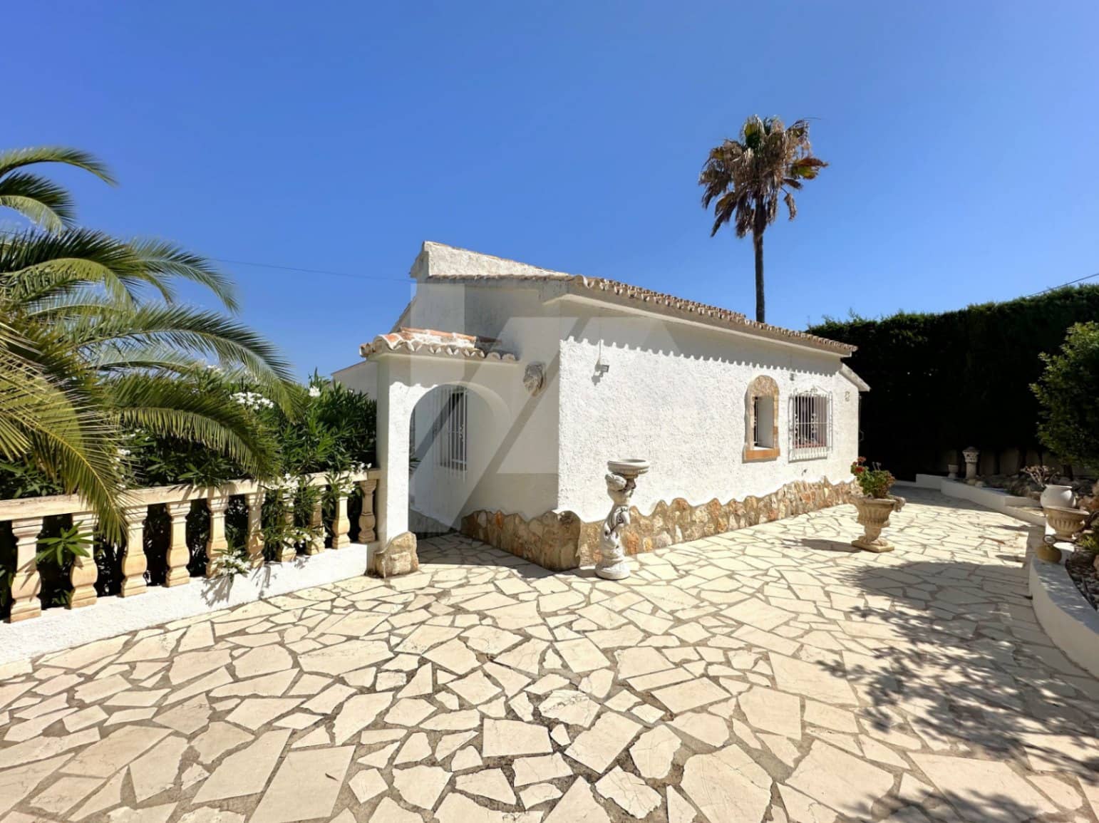 2 slaapkamer Villa te koop in Moraira met zwembad garage - € 875.000 (Ref: 9107940)