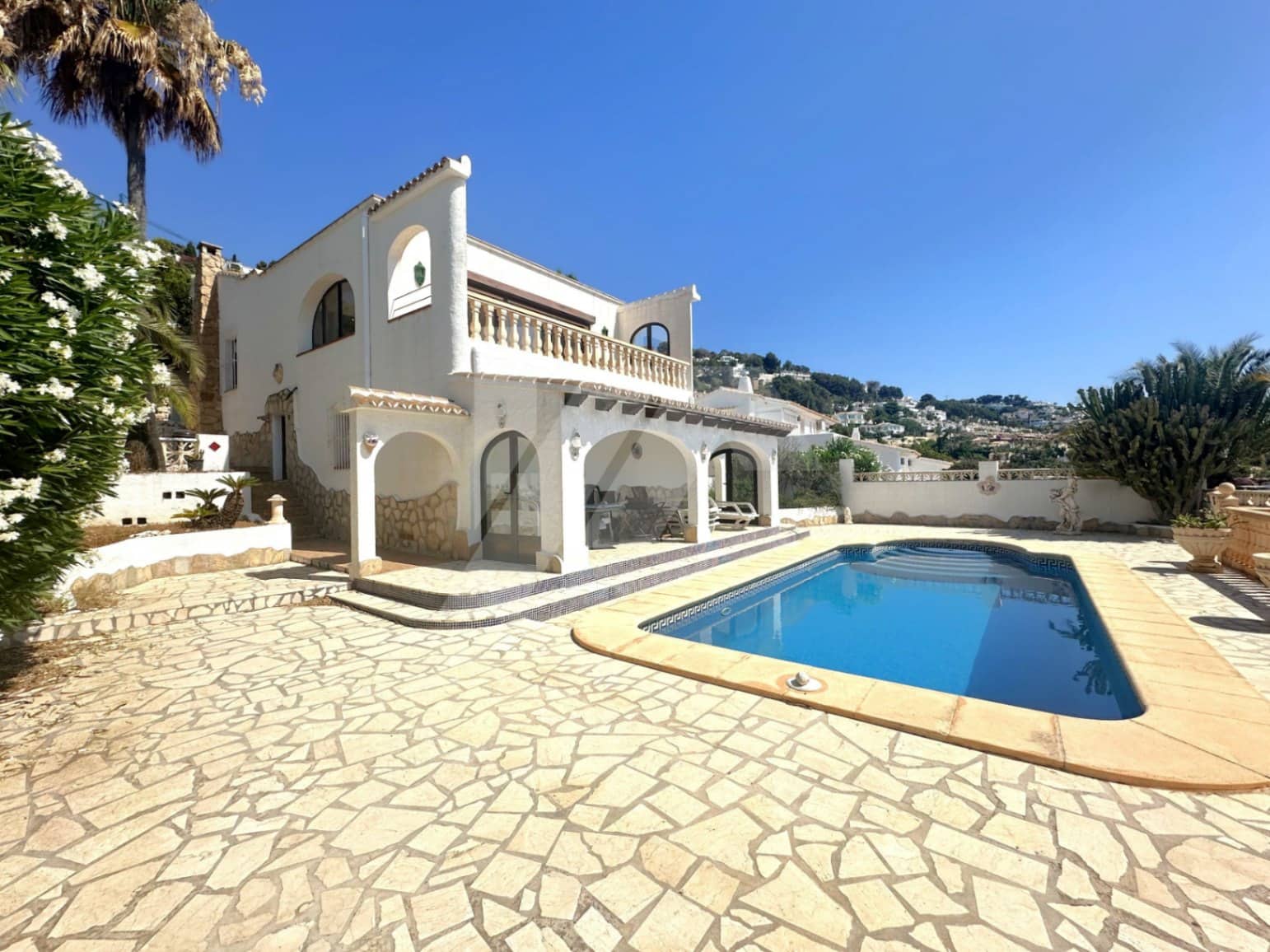 2 slaapkamer Villa te koop in Moraira met zwembad garage - € 875.000 (Ref: 9107940)