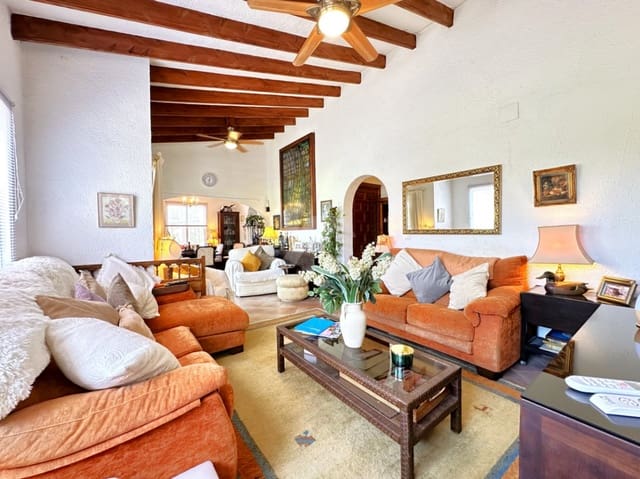 4 soverom Villa til salgs i Pinar del Advocat - Cometa, Teulada-Moraira med svømmebasseng garasje - € 799 000 (Ref: 9171946)