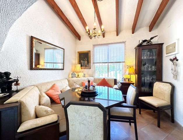 4 soverom Villa til salgs i Pinar del Advocat - Cometa, Teulada-Moraira med svømmebasseng garasje - € 799 000 (Ref: 9171946)