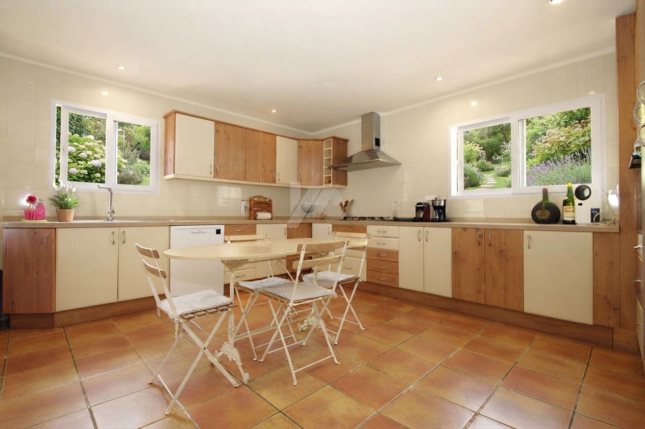 4 quarto Moradia para venda em Moraira com piscina garagem - 1 599 000 € (Ref: 9215624)