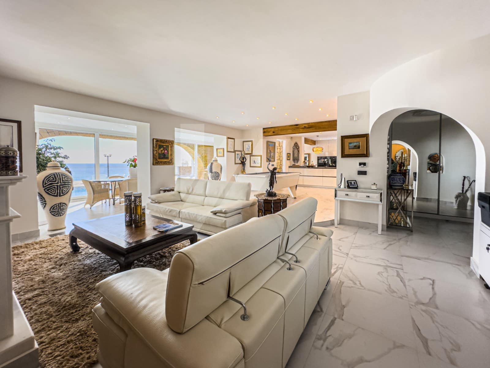 4 makuuhuone Huvila myytävänä paikassa Benissa mukana uima-altaan 
autotalli - 2 490 000 € (Ref: 9215626)