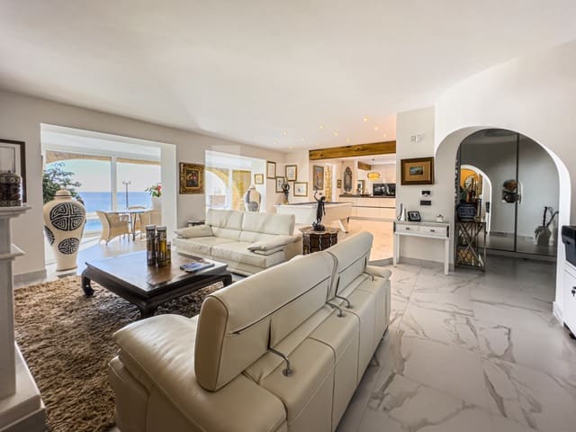 4 makuuhuone Huvila myytävänä paikassa Benissa mukana uima-altaan 
autotalli - 2 490 000 € (Ref: 9215626)