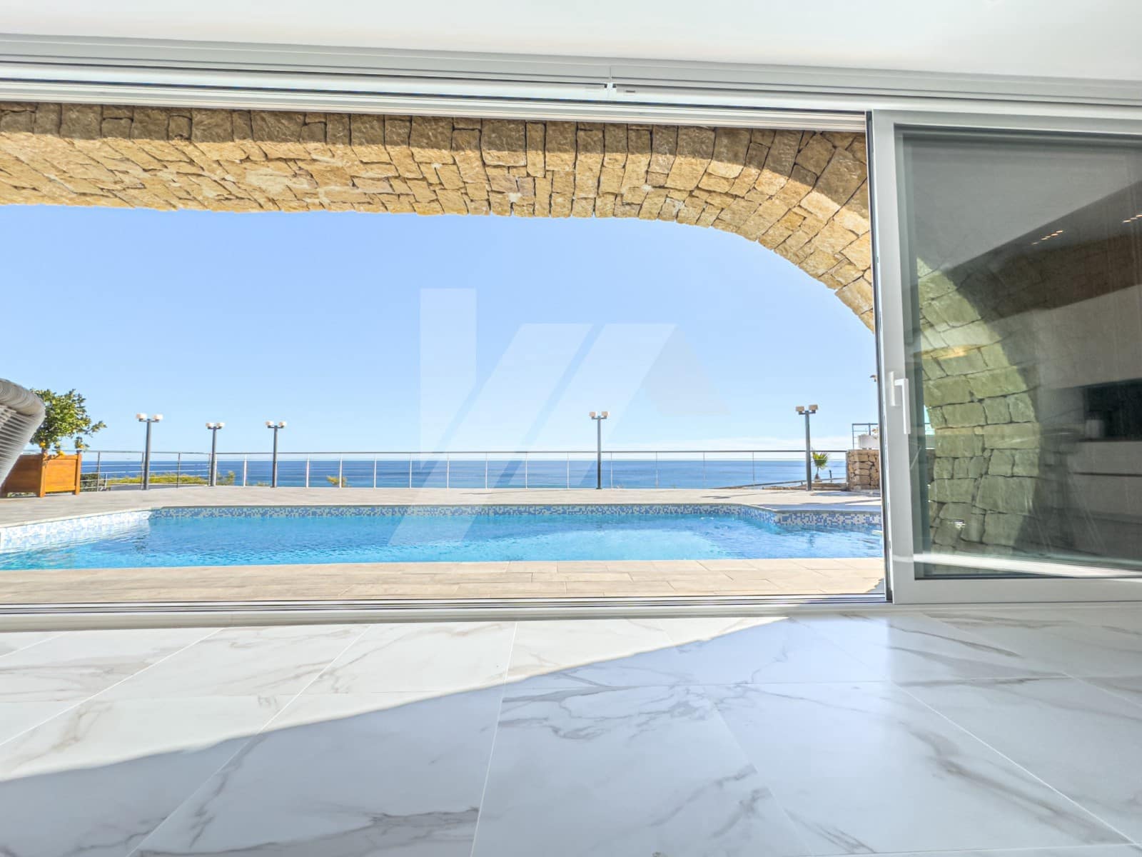 4 makuuhuone Huvila myytävänä paikassa Benissa mukana uima-altaan 
autotalli - 2 490 000 € (Ref: 9215626)