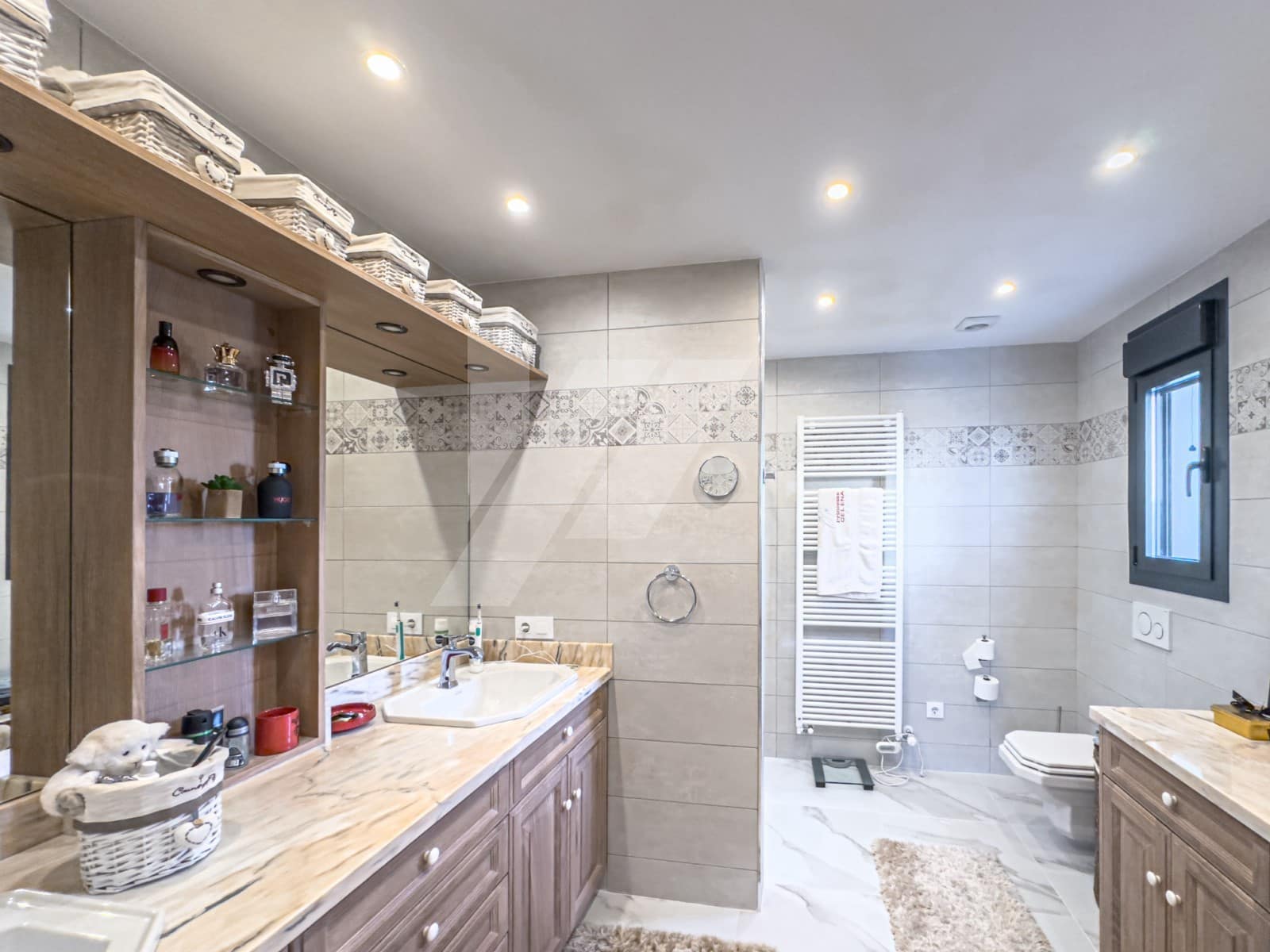 4 makuuhuone Huvila myytävänä paikassa Benissa mukana uima-altaan 
autotalli - 2 490 000 € (Ref: 9215626)