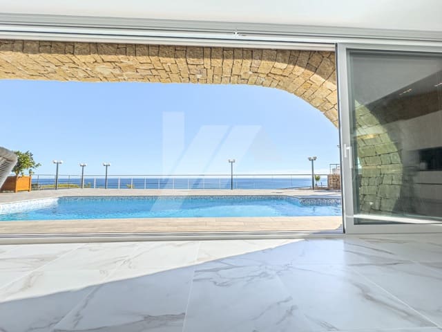 4 makuuhuone Huvila myytävänä paikassa Benissa mukana uima-altaan 
autotalli - 2 490 000 € (Ref: 9215626)