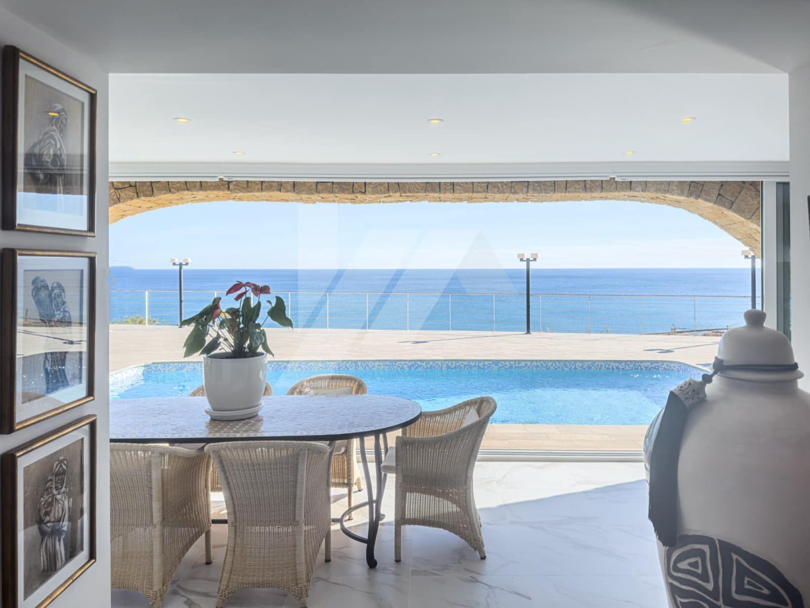 4 makuuhuone Huvila myytävänä paikassa Benissa mukana uima-altaan 
autotalli - 2 490 000 € (Ref: 9215626)