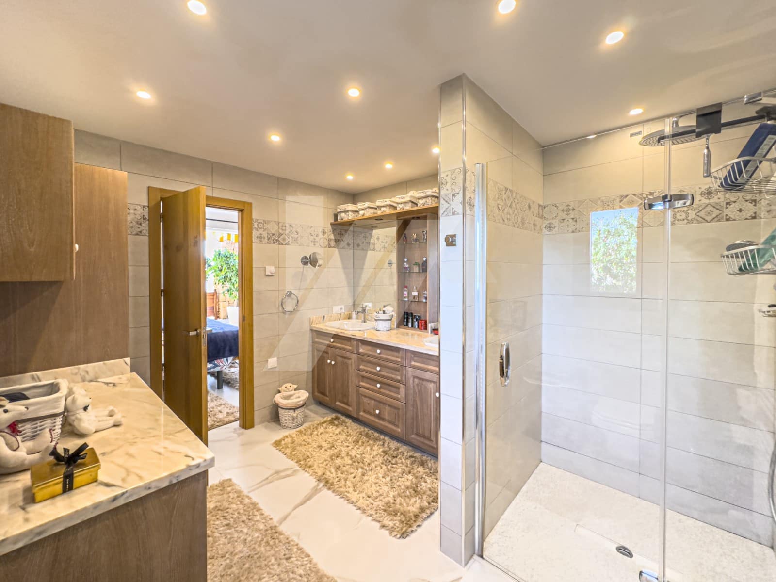 4 makuuhuone Huvila myytävänä paikassa Benissa mukana uima-altaan 
autotalli - 2 490 000 € (Ref: 9215626)