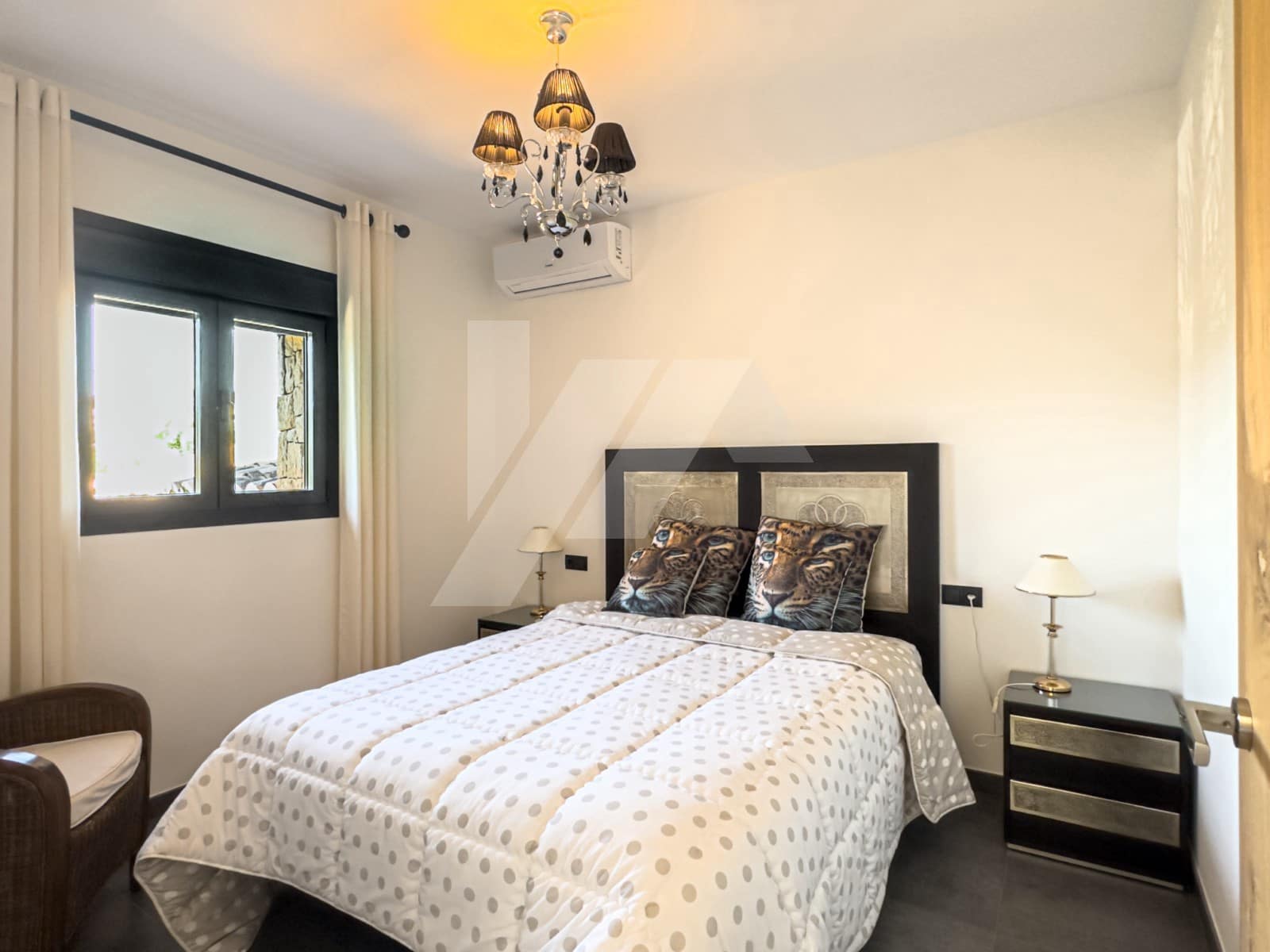 4 makuuhuone Huvila myytävänä paikassa Benissa mukana uima-altaan 
autotalli - 2 490 000 € (Ref: 9215626)