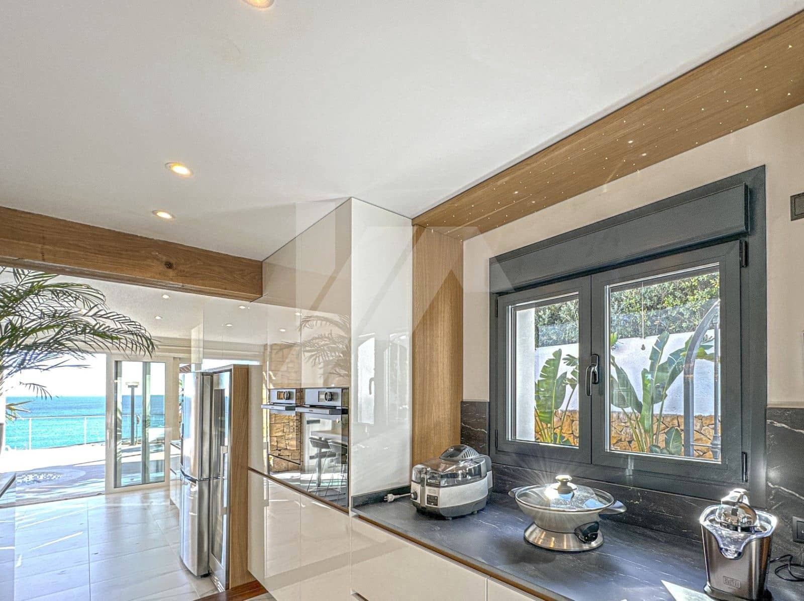 4 makuuhuone Huvila myytävänä paikassa Benissa mukana uima-altaan 
autotalli - 2 490 000 € (Ref: 9215626)