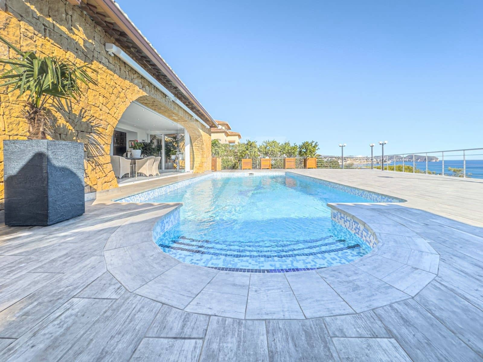 4 makuuhuone Huvila myytävänä paikassa Benissa mukana uima-altaan 
autotalli - 2 490 000 € (Ref: 9215626)