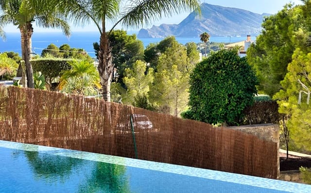 4 bedroom Villa for sale in Altea with pool garage - € 2,795,000 (Ref: 9293354)