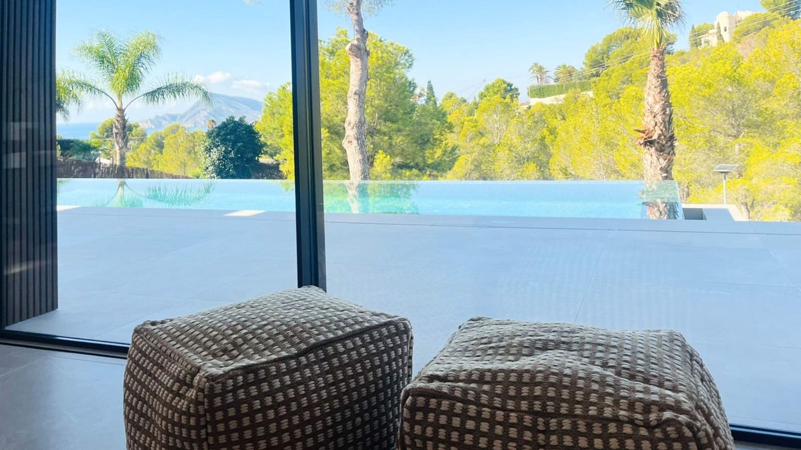 4 bedroom Villa for sale in Altea with pool garage - € 2,795,000 (Ref: 9293354)