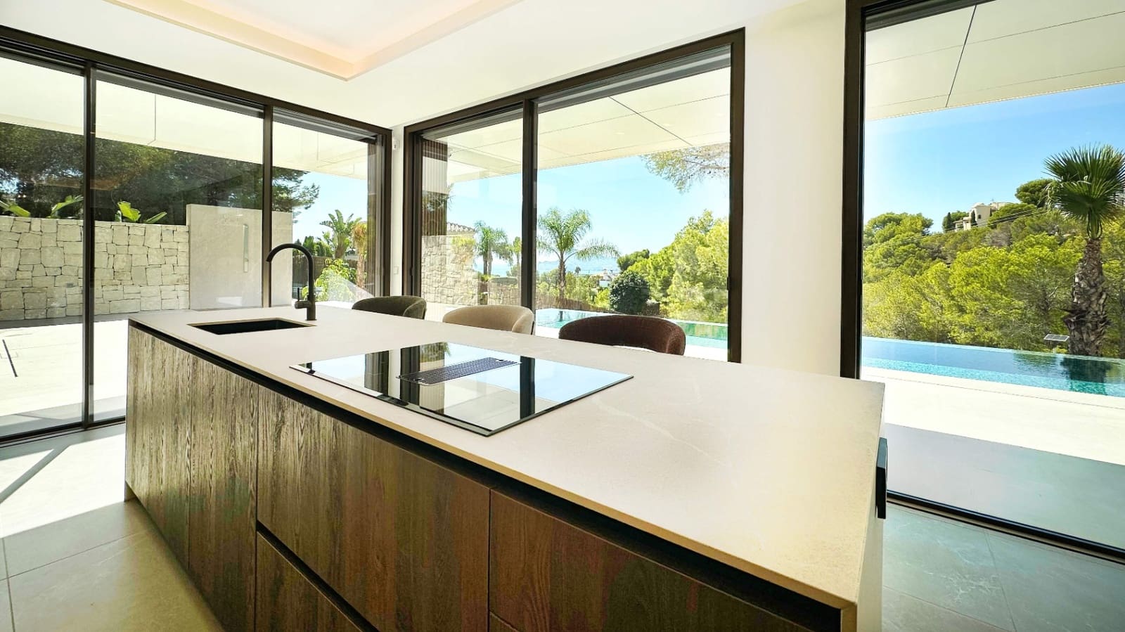 4 bedroom Villa for sale in Altea with pool garage - € 2,795,000 (Ref: 9293354)