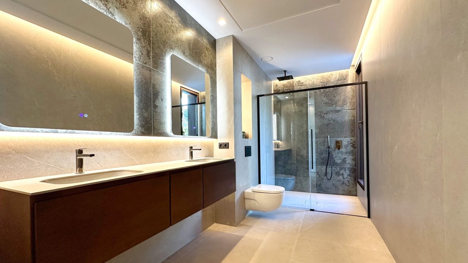 4 bedroom Villa for sale in Altea with pool garage - € 2,795,000 (Ref: 9293354)