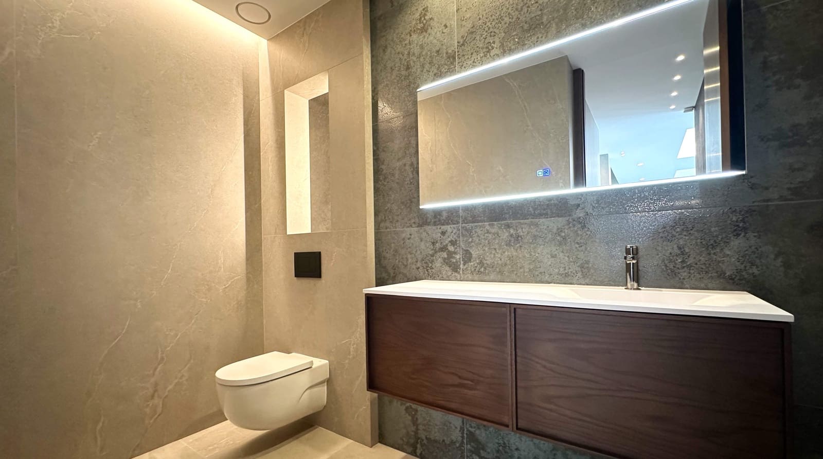 4 bedroom Villa for sale in Altea with pool garage - € 2,795,000 (Ref: 9293354)