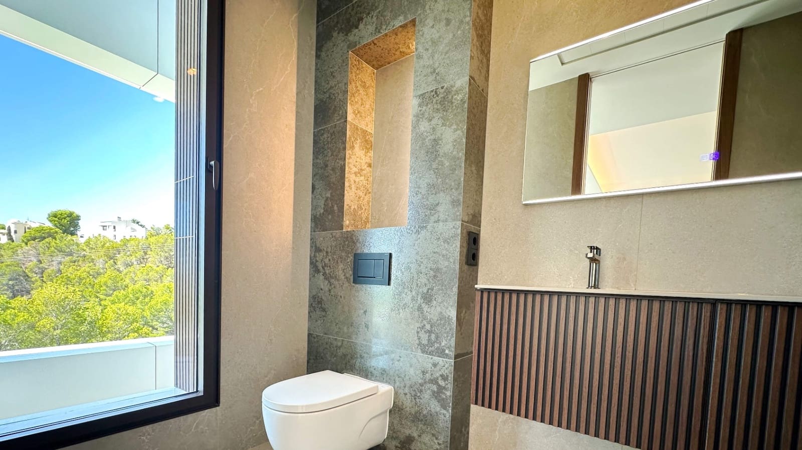 4 bedroom Villa for sale in Altea with pool garage - € 2,795,000 (Ref: 9293354)