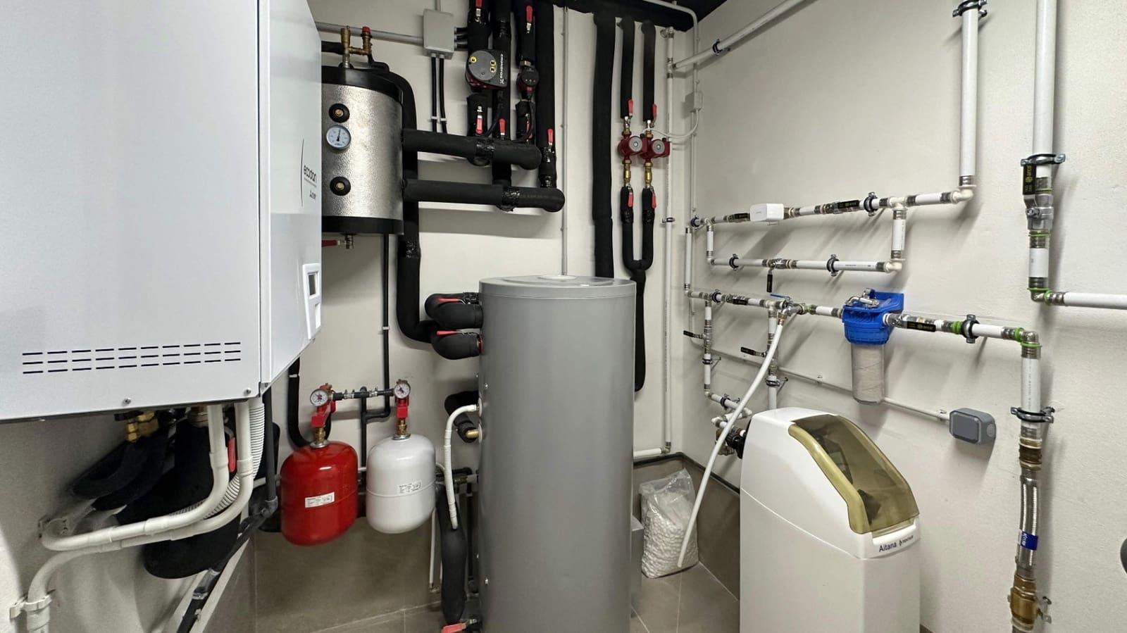 4 bedroom Villa for sale in Altea with pool garage - € 2,795,000 (Ref: 9293354)