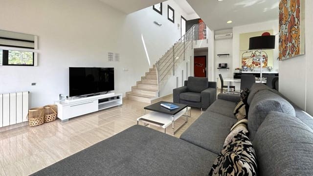 Chalet de 3 habitaciones en Altea en venta con piscina garaje - 695.000 € (Ref: 9293357)