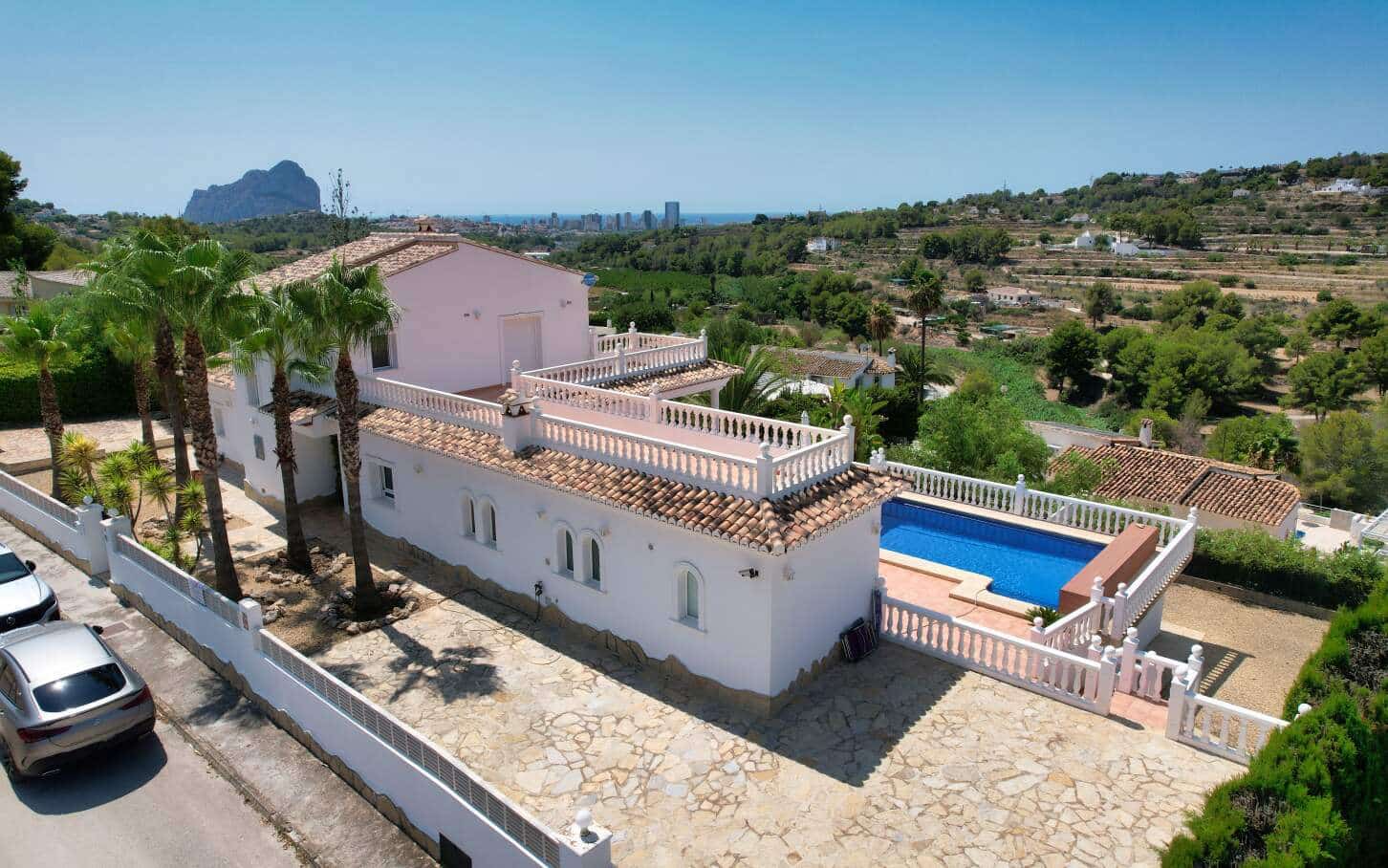 4 bedroom Villa for sale in Calpe / Calp with garage - € 995,000 (Ref: 9293360)