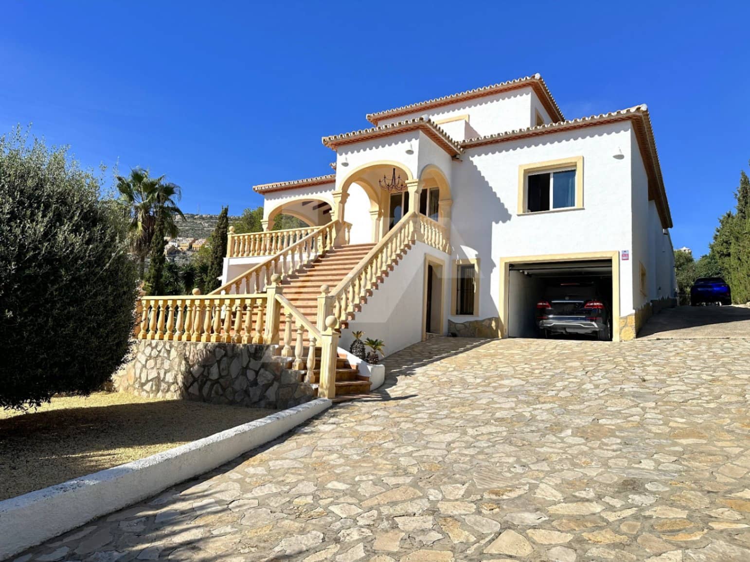 4 bedroom Villa for sale in Cumbre del Sol with pool garage - € 1,400,000 (Ref: 9353976)