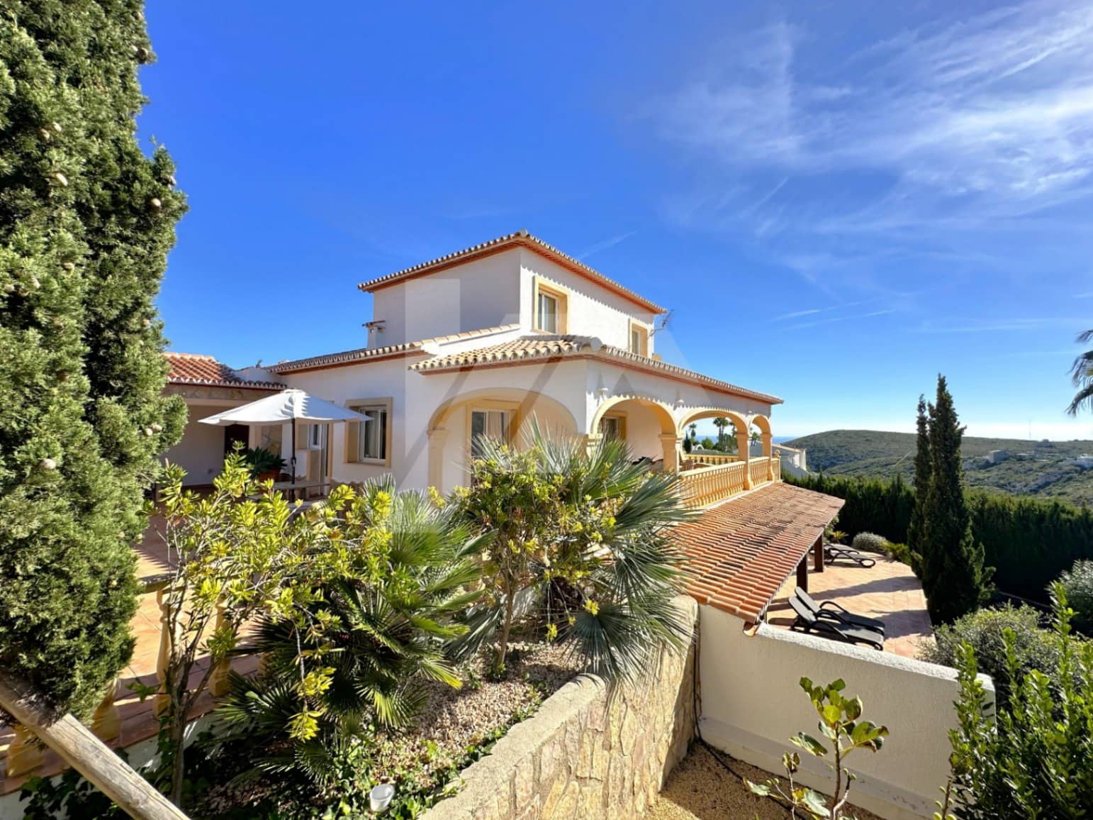 4 bedroom Villa for sale in Cumbre del Sol with pool garage - € 1,400,000 (Ref: 9353976)