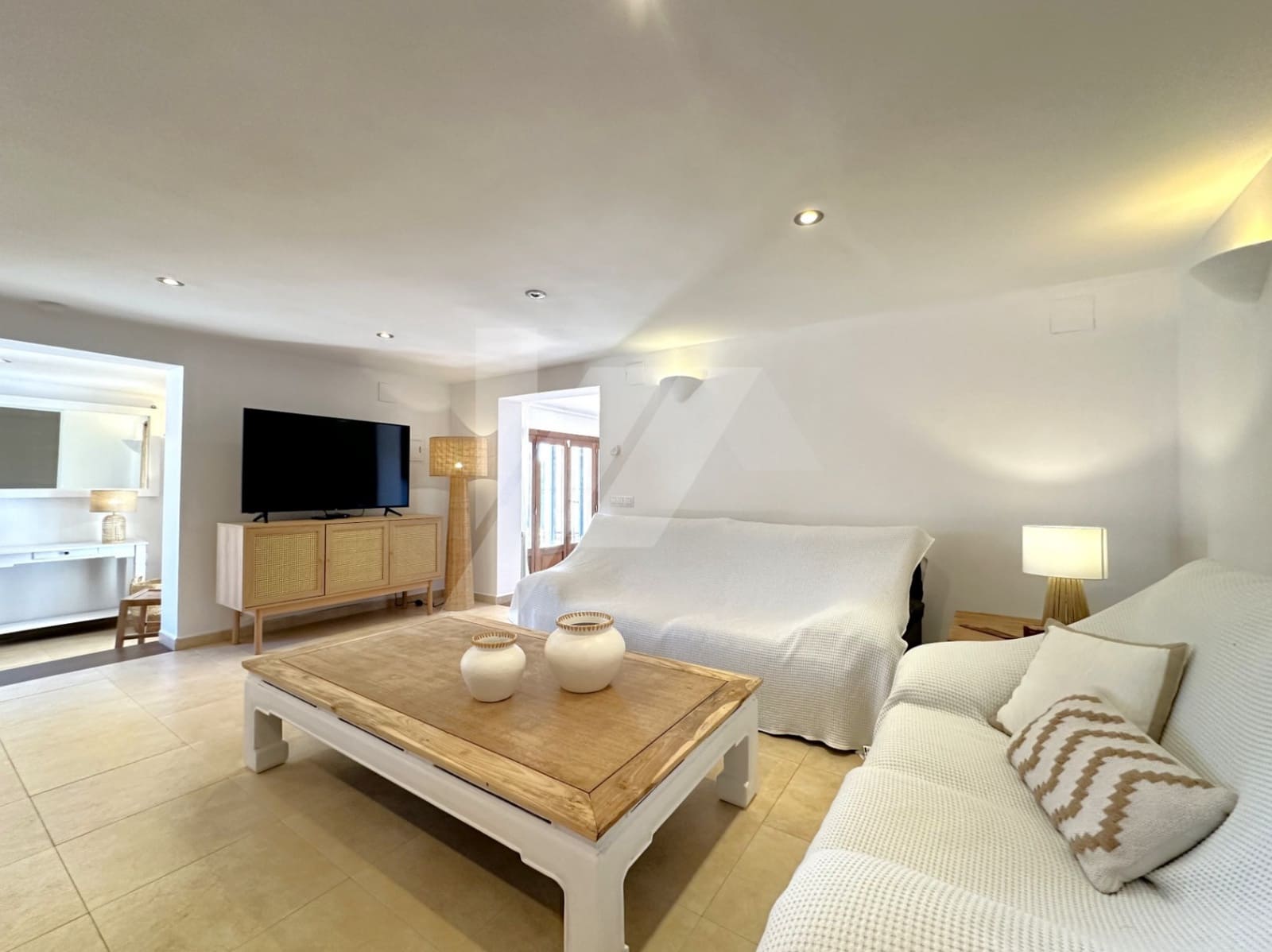 4 bedroom Villa for sale in Cumbre del Sol with pool garage - € 1,400,000 (Ref: 9353976)