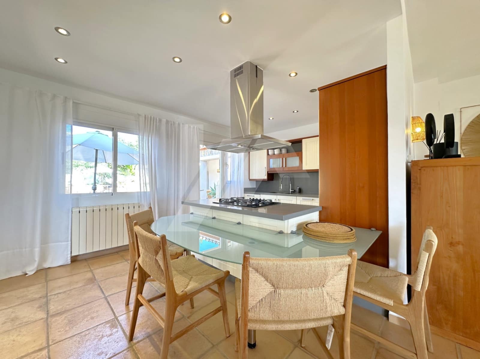 4 bedroom Villa for sale in Cumbre del Sol with pool garage - € 1,400,000 (Ref: 9353976)