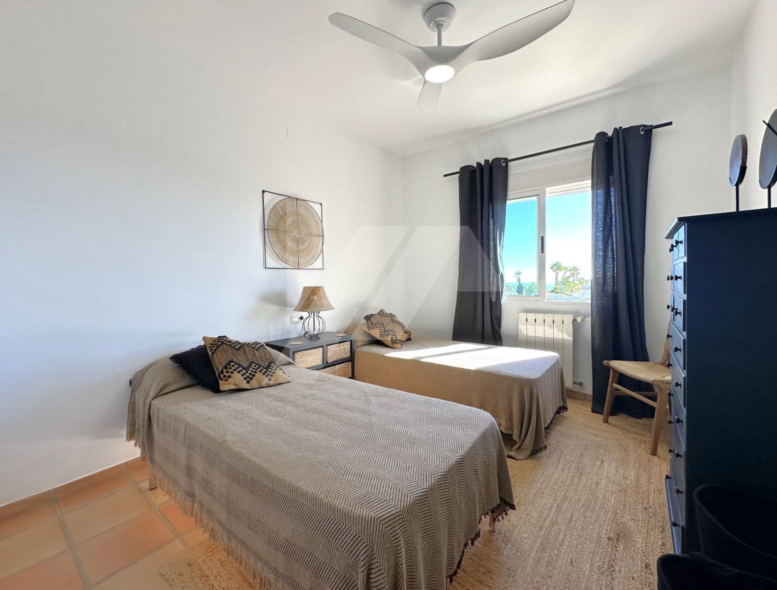 4 bedroom Villa for sale in Cumbre del Sol with pool garage - € 1,400,000 (Ref: 9353976)