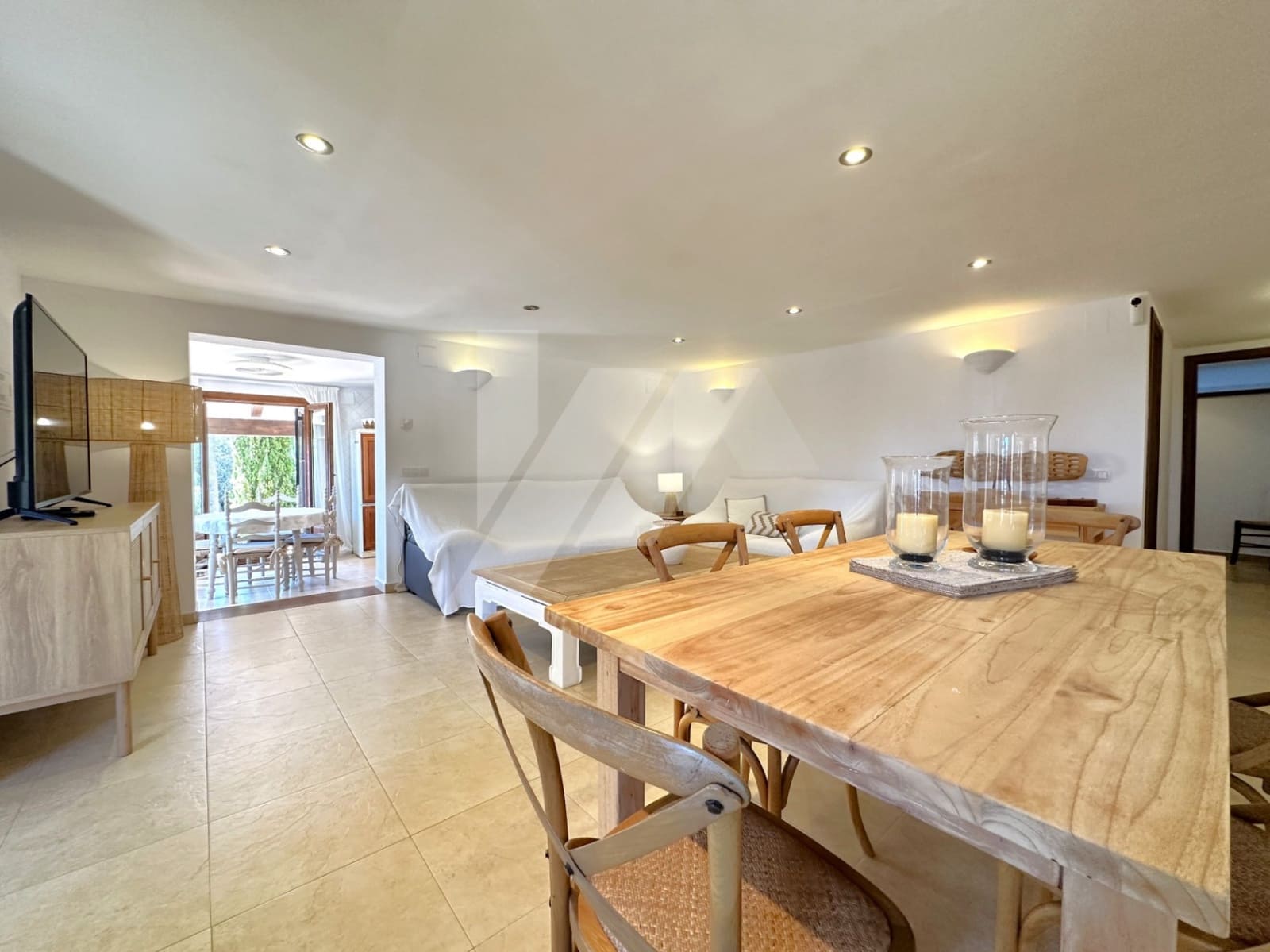 4 bedroom Villa for sale in Cumbre del Sol with pool garage - € 1,400,000 (Ref: 9353976)