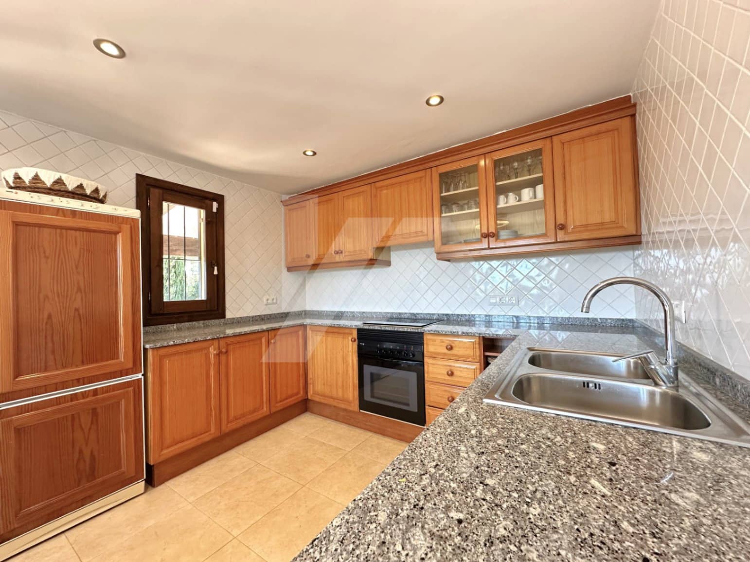 4 bedroom Villa for sale in Cumbre del Sol with pool garage - € 1,400,000 (Ref: 9353976)