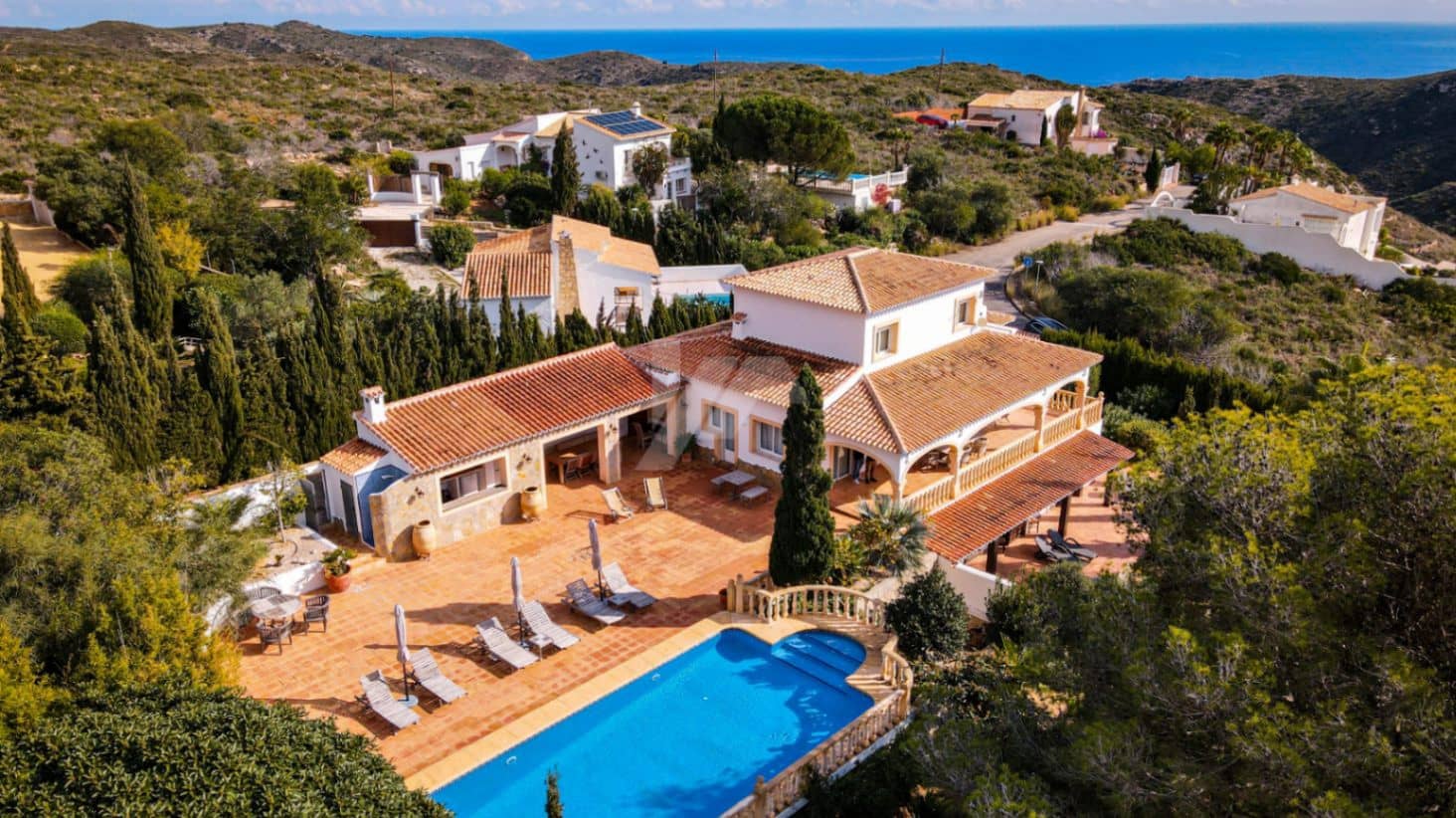 4 bedroom Villa for sale in Cumbre del Sol with pool garage - € 1,400,000 (Ref: 9353976)