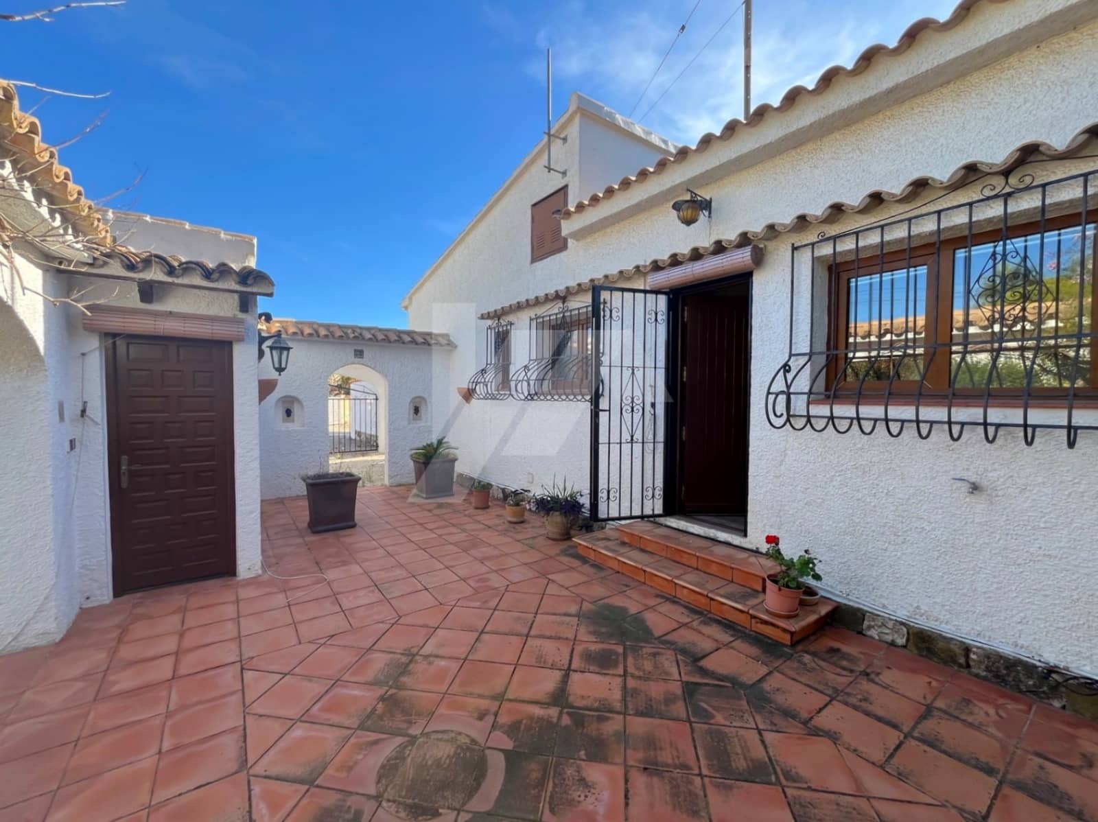 3 bedroom Villa for sale in Benissa with garage - € 720,000 (Ref: 9388773)