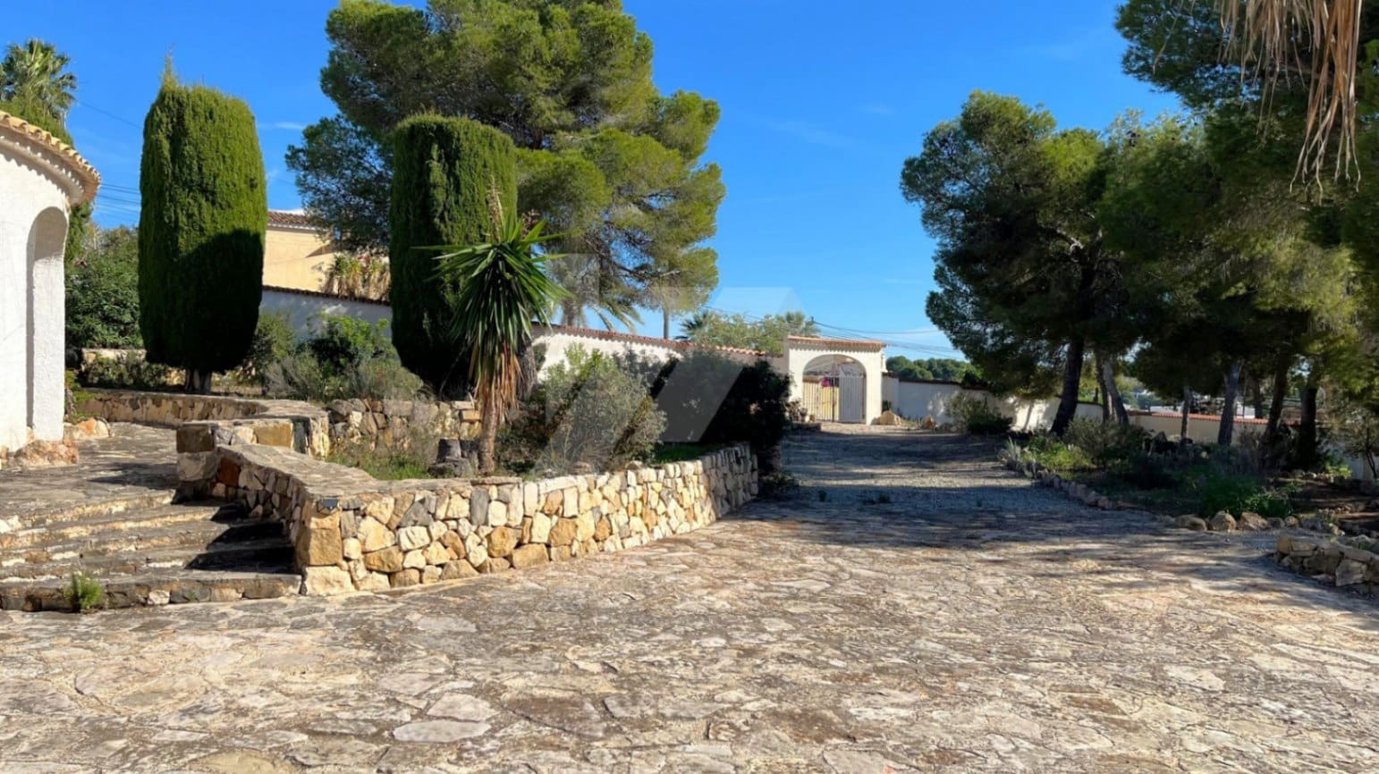 3 bedroom Villa for sale in Benissa with garage - € 720,000 (Ref: 9388773)