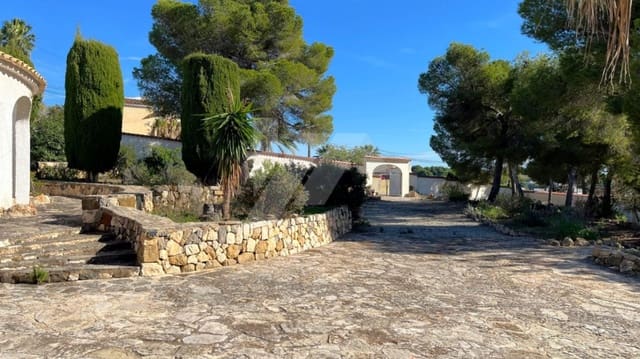 3 bedroom Villa for sale in Benissa with garage - € 720,000 (Ref: 9388773)