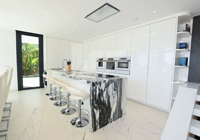 4 makuuhuone Huvila myytävänä paikassa Manzanera - Tosal, Calpe / Calp mukana uima-altaan 
autotalli - 2 800 000 € (Ref: 9426526)