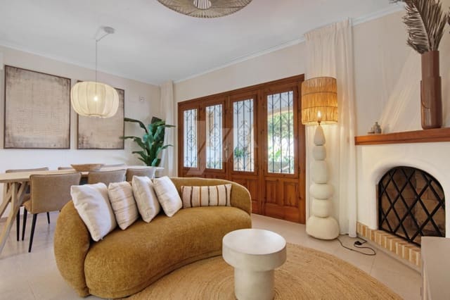 2 soverom Villa til salgs i Pinar del Advocat - Cometa, Teulada-Moraira med svømmebasseng garasje - € 695 000 (Ref: 9432592)