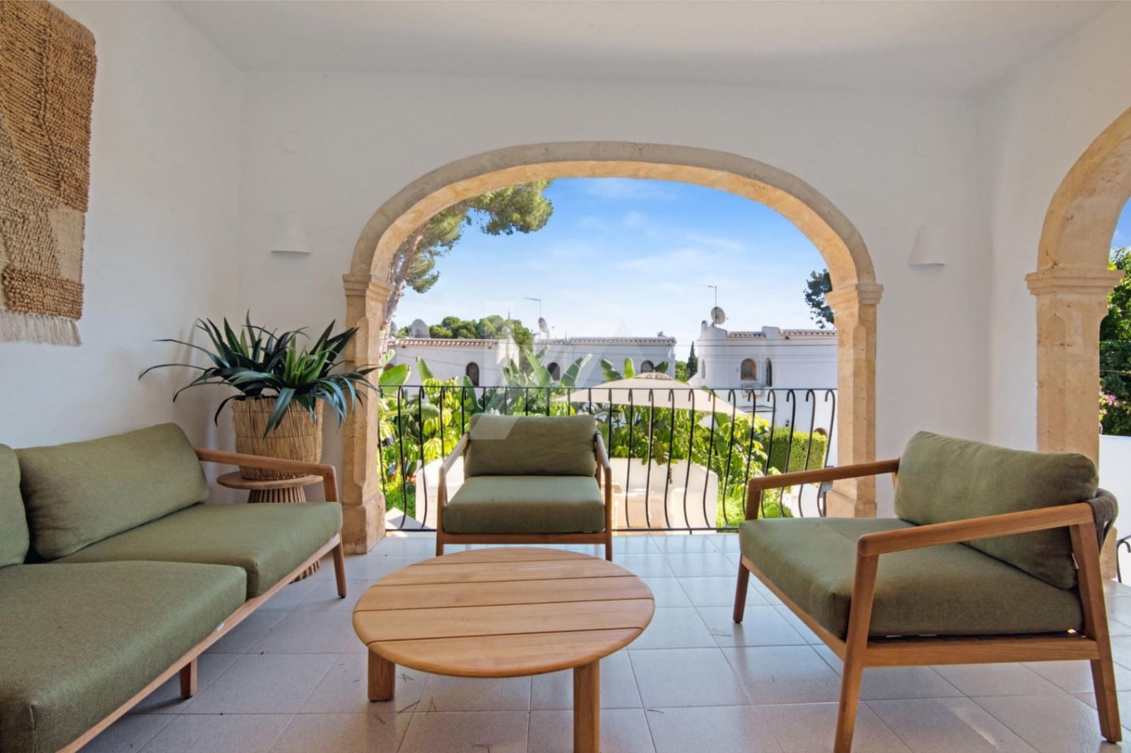 2 soverom Villa til salgs i Moraira med svømmebasseng garasje - € 695 000 (Ref: 9432592)