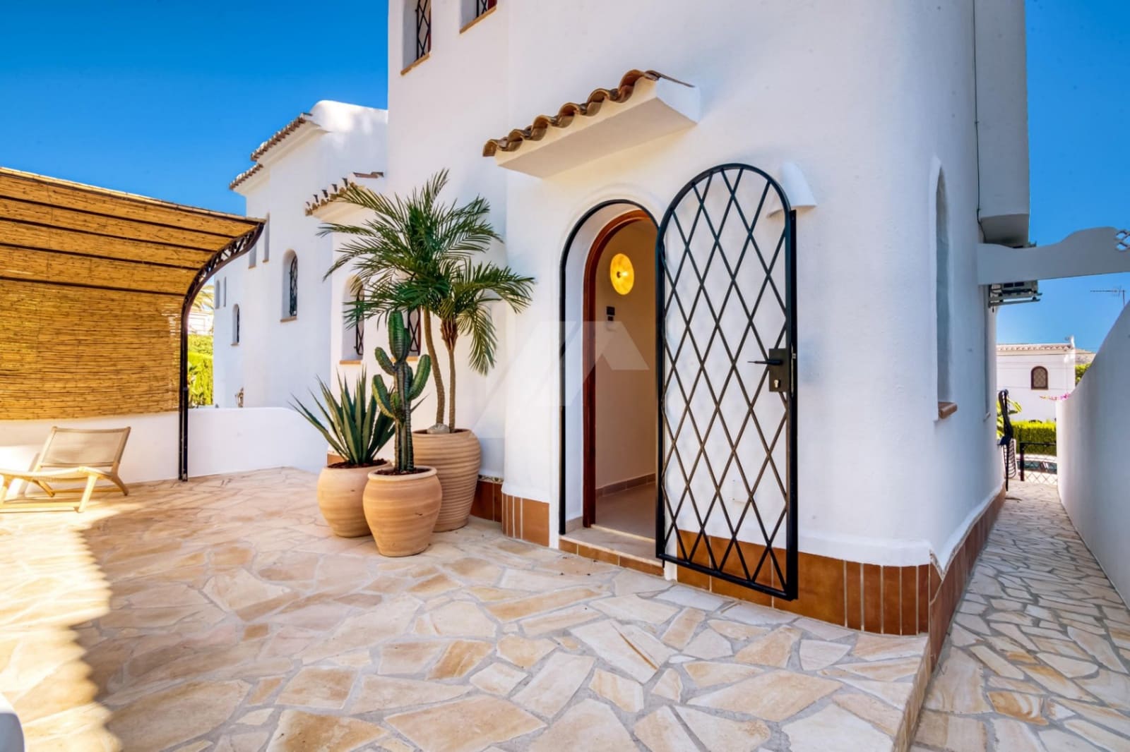 2 soverom Villa til salgs i Moraira med svømmebasseng garasje - € 695 000 (Ref: 9432592)