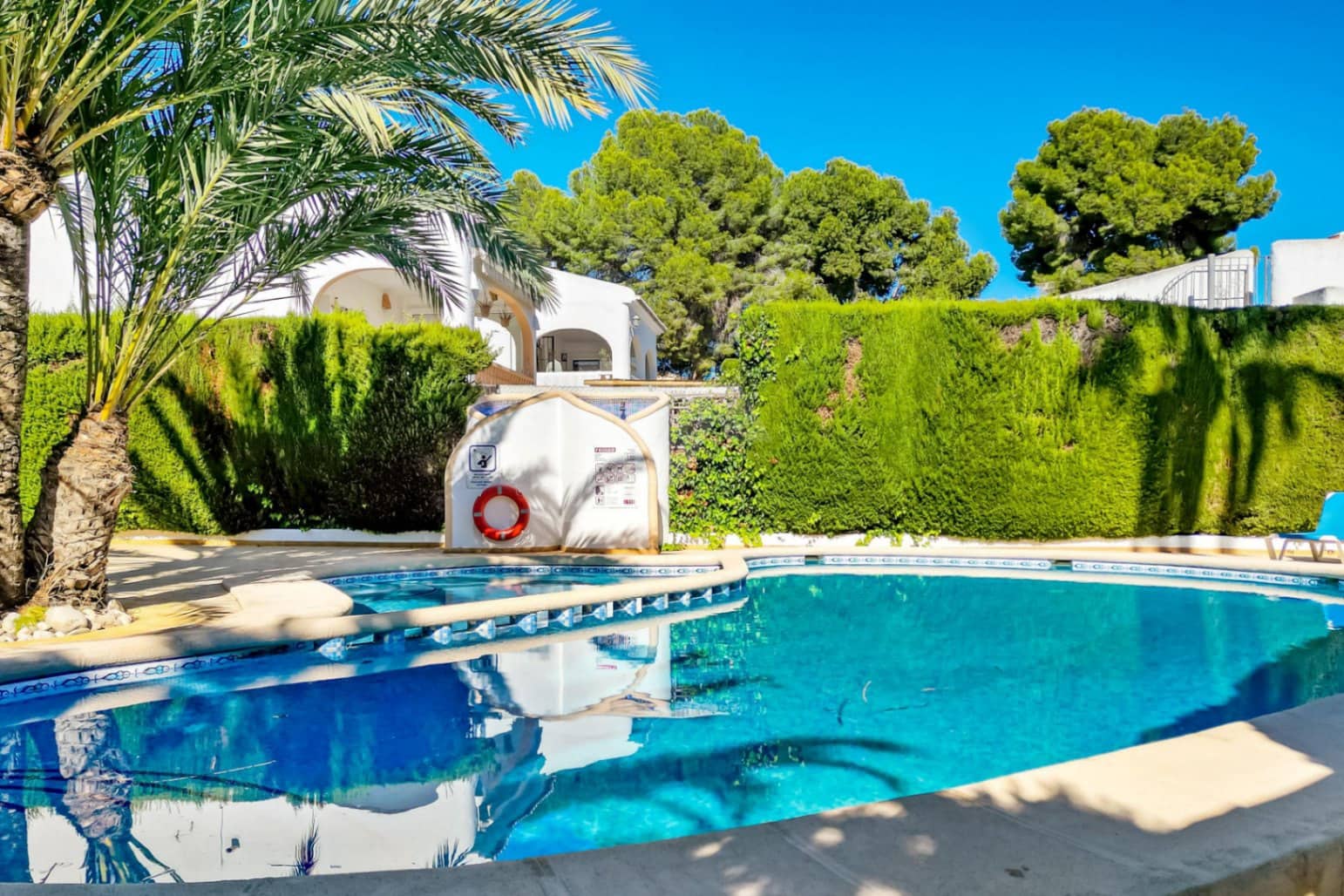 2 soverom Villa til salgs i Moraira med svømmebasseng garasje - € 695 000 (Ref: 9432592)